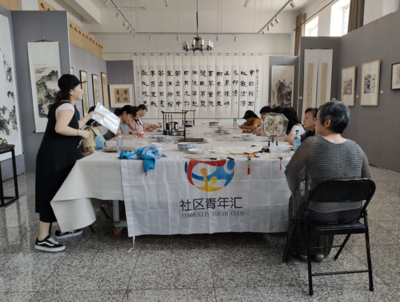 傳統(tǒng)文化在身邊--手繪中國(guó)團(tuán)扇活動(dòng)